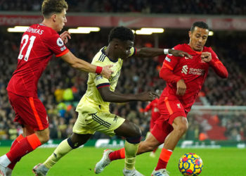 Arsenal-Liverpool maçı ertelendi