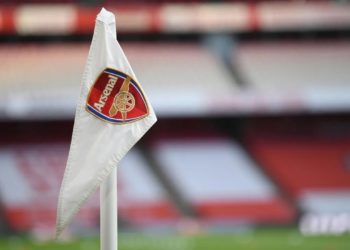Arsenal, formasından kırmızı rengi çıkartıyor