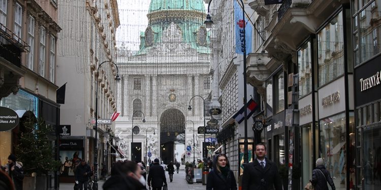 Avusturya'da Covid tedbirleri aşamalı olarak kalkıyor