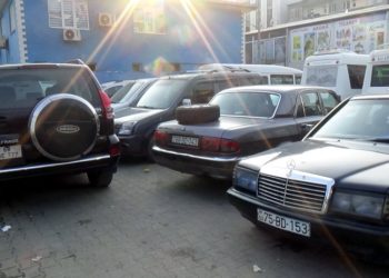 Azerbaycan'dan bir ayda 65 bin kişi alışveriş için Iğdır'a geldi
