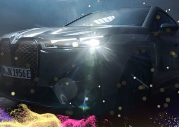 BMW tek dokunuşla renk değiştiren otomobil üretti