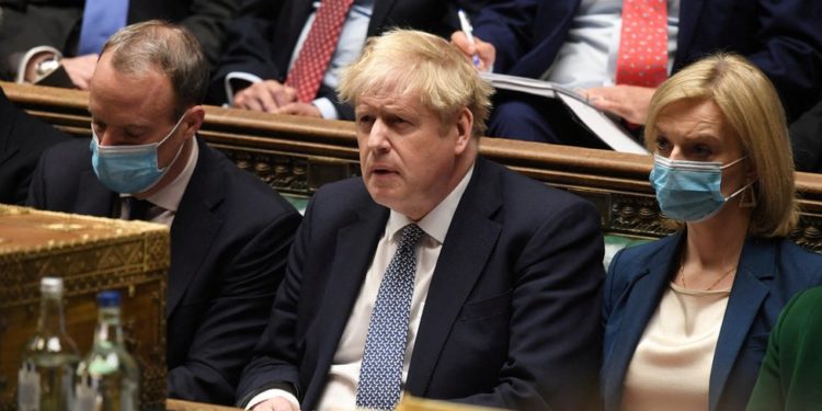 Başbakan Boris Johnson'a istifa çağrısı yapan Muhafazakar Partili vekil sayısı artıyor