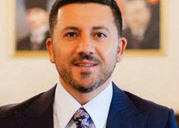 Belediye başkanlığını bırakan Rasim Arı, AKP'den de istifa etti