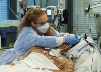 Belçika'da aşı karşıtı doktorlara görevden men cezası