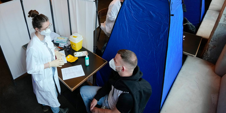 Berlin'de gece kulüpleri aşı merkezine dönüştürüldü