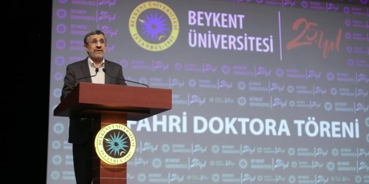Beykent Üniversitesi, eski İran Cumhurbaşkanı Ahmedinejad’a fahri doktora verdi