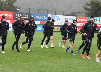 Beşiktaş'ta Koronavirüs'ü atlatan 5 futbolcu takıma katıldı