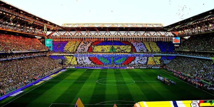 Bilet fiyatlarına tepki geldi, Fenerbahçe indirim yaptı!