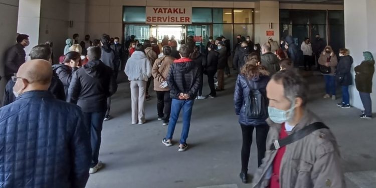 Bilim Kurulu Üyesi Prof. Dr. Alper Şener: 3 hafta içinde salgında pik seviyeleri görme ihtimalimiz çok yüksek