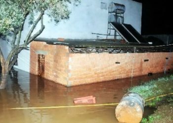 Bodrum'da görülmedik sağanak: Onlarca ev ve işyerini su bastı