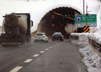 Bolu Dağı'nın İstanbul istikameti kar temizliği için trafiğe kapatılacak
