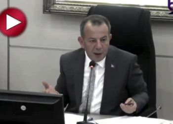 Bolu belediye meclisinde AKP'li &uuml;yeyi zabıtalar &ccedil;ıkardı