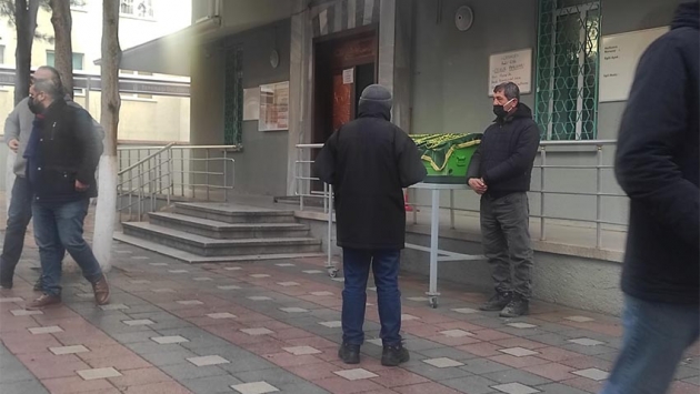 Borçlarını ödeyemeyen genç esnaf yaşamına son verdi