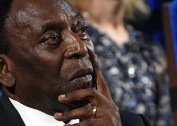 Brezilyalı futbol efsanesi Pele, yeniden hastaneye yatırıldı