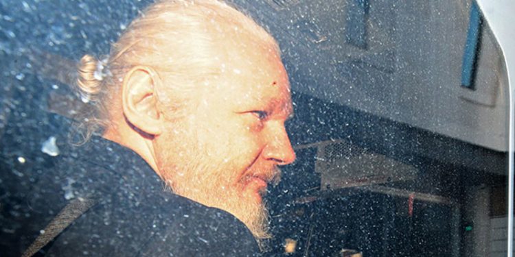 Britanya yargısı, Assange'a hakkındaki ABD'ye iade kararına Yüksek Mahkeme'de itiraz etme hakkı tanıdı