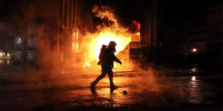 Bursa'da fabrika yangını: Kısmen kontrol altına alındı