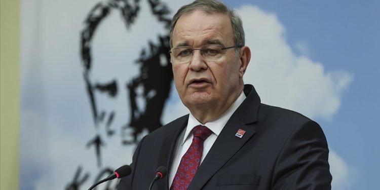 CHP Sözcüsü Öztrak: Bankalar, Merkez Bankası'ndan yüzde 14 faizle aldığı krediyi Hazine'ye yüzde 26 faizle satıyor; bu korkunç bir kazanç