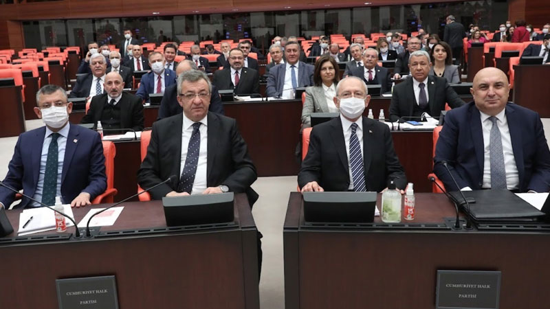 CHP'den "sadece memurlar değil tüm emeklilerin maaşı yüzde 30 artırılsın" teklifi