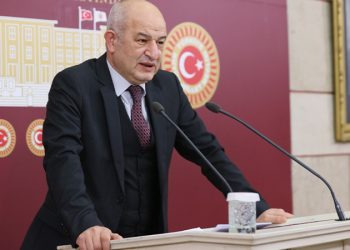 CHP'li Kasap'tan hekimlere yönelik maaş ve emeklilik düzenlemesi iddiası: Özel hastaneler karşı çıktığı için iptal edildi