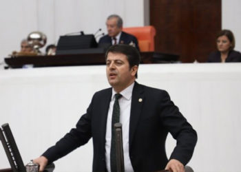 CHP'li Tutdere: Saray; uluslararası şirketlere verdiği sözünü tutmanın mutluluğunu yaşarken, yüz binlerce tütüncü işini kaybetti