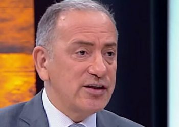 Canlı yayında ekibine kızan Fatih Altaylı, Burak Elmas'tan özür diledi