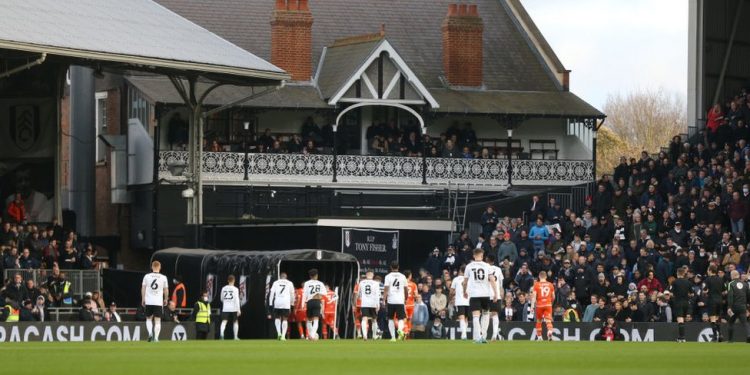 Championship maçında kalp krizi geçiren bir Fulham taraftarı hayatını kaybetti