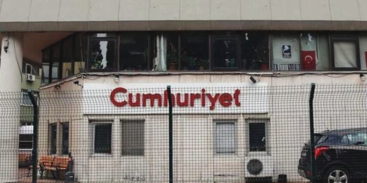 Cumhuriyet'te bir ayrılık daha: Son yazımdı