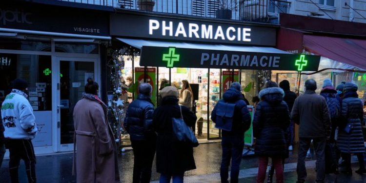 DSÖ’den korkutan uyarı: Avrupa’nın yarısı 6-8 hafta içinde Omicron’a yakalanacak