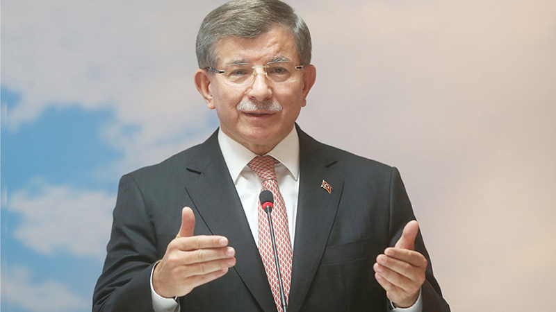 Davutoğlu'ndan Ukrayna'da yapılan liderler zirvesi yorumu: Rusya ve Ukrayna’ya komşu tek NATO ülkesi olan ve arabuluculuk iddiasındaki Türkiye davetli değil; bu mudur dünya liderliği?