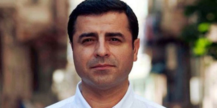 Demirtaş’a “Davutoğlu’na hakaretten” hapis cezası