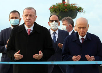 Die Zeit: AKP’li vekiller Erdoğan’dan kurtulmak için Bahçeli’yi bekliyor