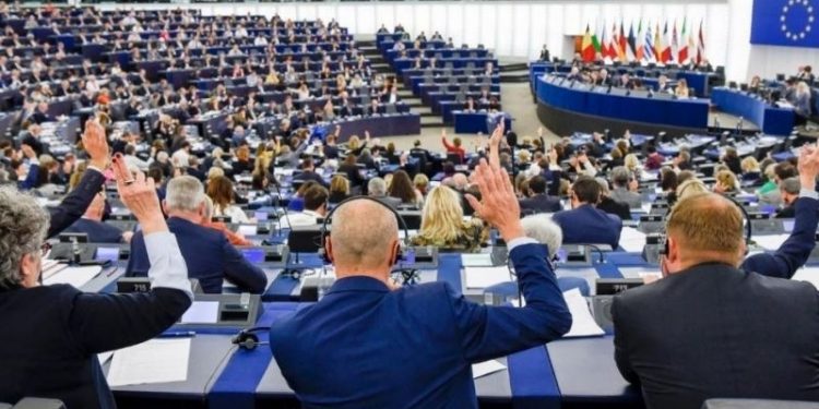 Dijital reklamcılıkta AB standardı: Irk, din ve cinsiyet merkezli olmayacak