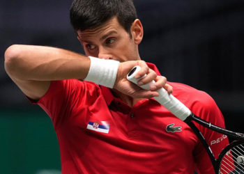 Djokovic sınır dışı konusundaki kararı bekliyor