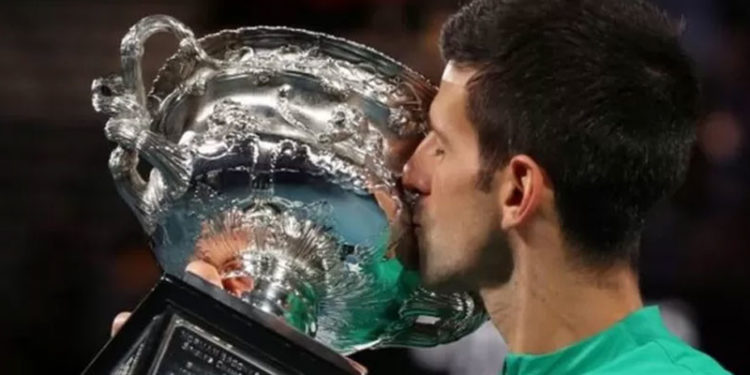 Djokovic'in Avustralya Açık için aşı muafiyeti almasına tepki