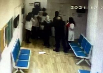 Doktora saldırıdan tutuklanan şahıs tahliye edildi, verilen para cezası da ertelendi