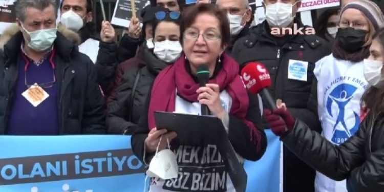 Doktorlar 'Beyaz Nöbet'te: Yasa Meclis'e gelene kadar nöbette olacağız