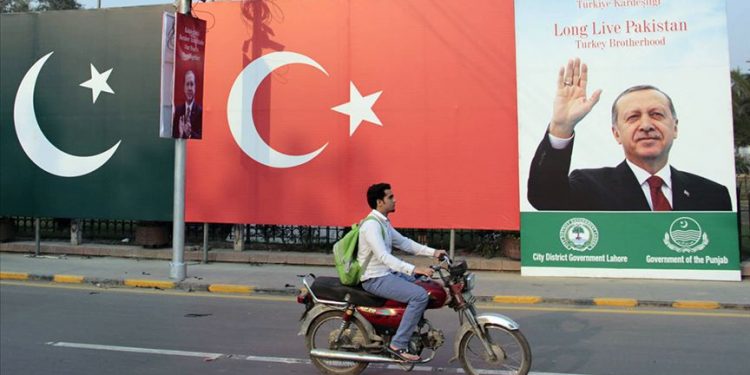 ECPS’den popülizm raporu: Dinsel popülizmin kaçınılmaz sonu otoriterlik