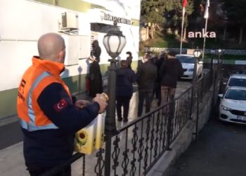 Ekmek kuyruğundan sonra şimdi de ayçiçek yağı kuyruğu