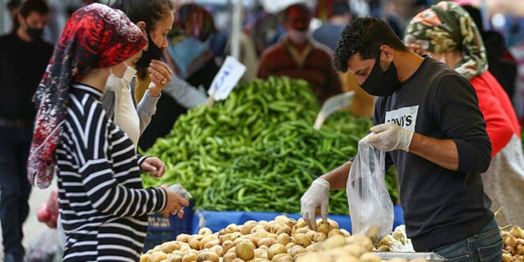 Ekonomist Aktaş: Enflasyon Ocak’ta yüzde 13.5-15.5 olacak; yıllık yüzde 52’yi aşacak