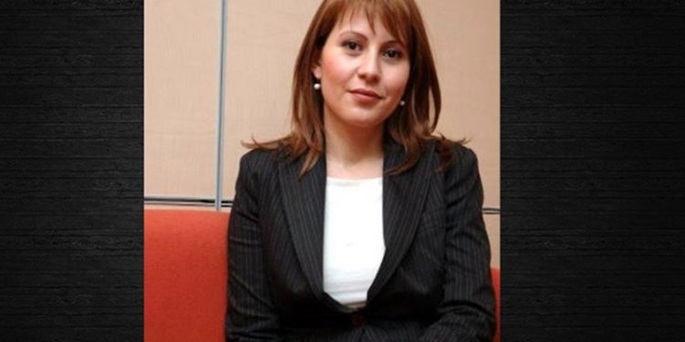 Ekonomist Güldem Atabay: Matematik bilen TL'yi tercih etmez