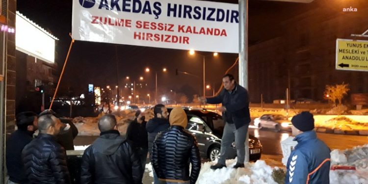 Elektrik zammını protesto eden esnaf gözaltına alındı