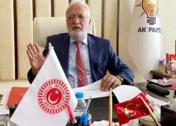 Emeklilere ek zam vermeyen AKP, emekli milletvekillerinin maaşının artırılmasını istedi