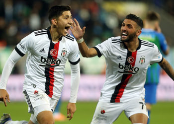 Emirhan İlkhan: Yediğimiz saçma sapan iki golle berabere bitirdik