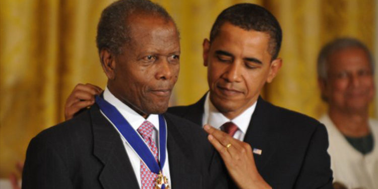 En İyi Erkek Oyuncu Oscar'ını alan ilk siyah oyuncu Sidney Poitier yaşamını yitirdi
