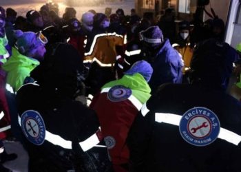 Erciyes'te üzerine kar kütlesi düşen Kanadalı hayatını kaybetti