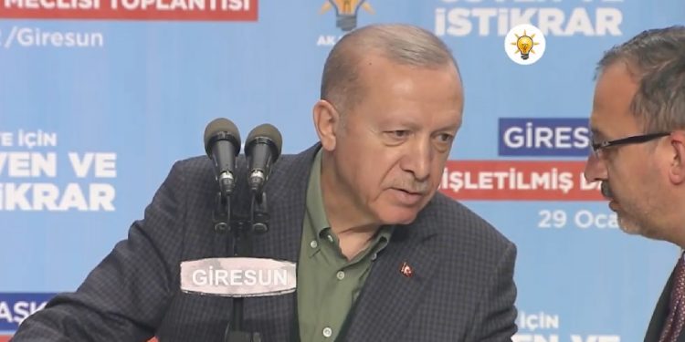 Erdoğan, Bakan Kasapoğlu ve İl Başkanı’nı fırçaladı: ‘Bizi düğün salonlarına sıkıştırmayın’