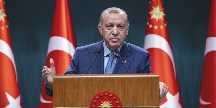 Erdoğan: Sosyal medyada kullanılan dil Türkçemiz için tam bir felaket habercisi