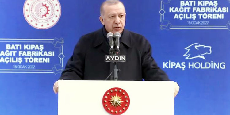 Erdoğan: Türkiye’ye domates, saman ithalatçısı demek cahilliktir