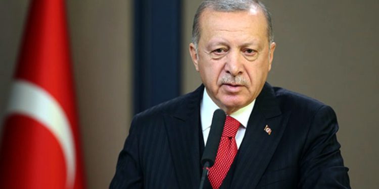Erdoğan'a görev onayı anketi: 14 puan geride ama destek verenlerde artış var
