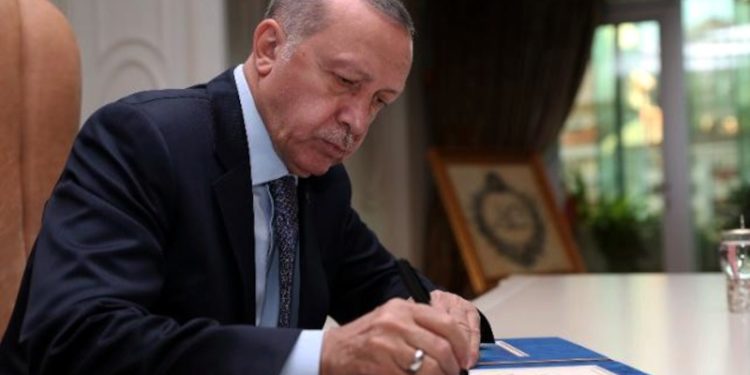Erdoğan'ın 'gece yarısı kararları' 2021'e damga vurdu